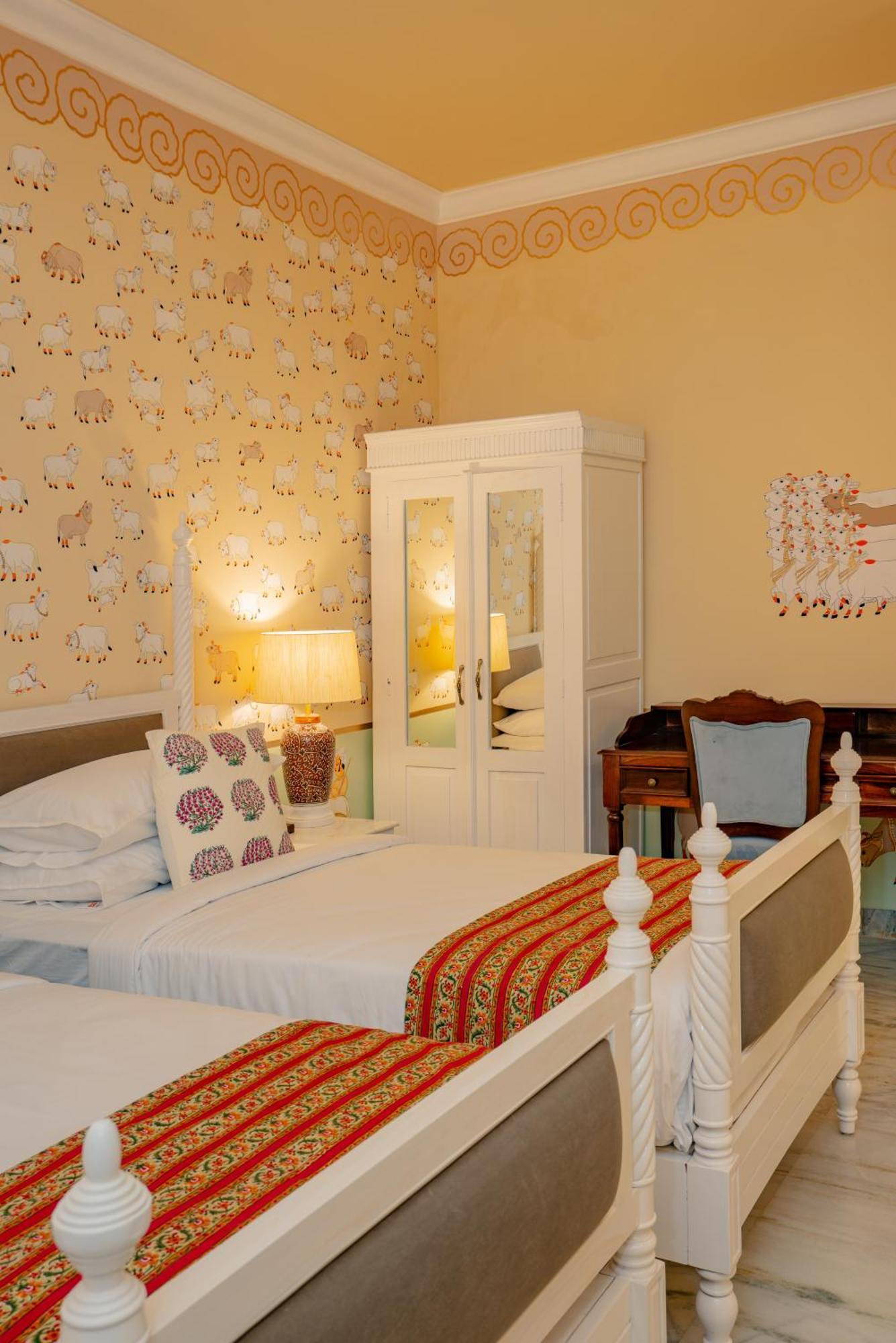 Laalee Hotel Jaipur Room photo