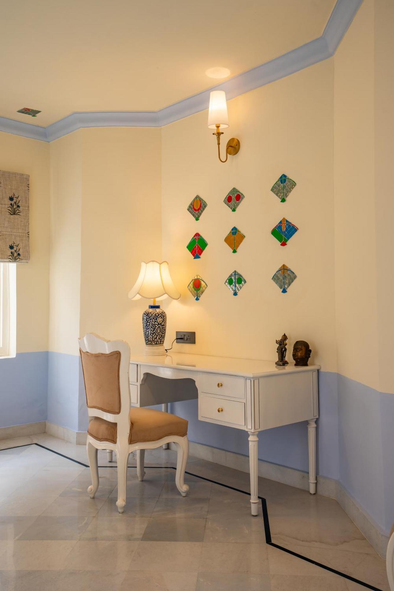 Laalee Hotel Jaipur Room photo