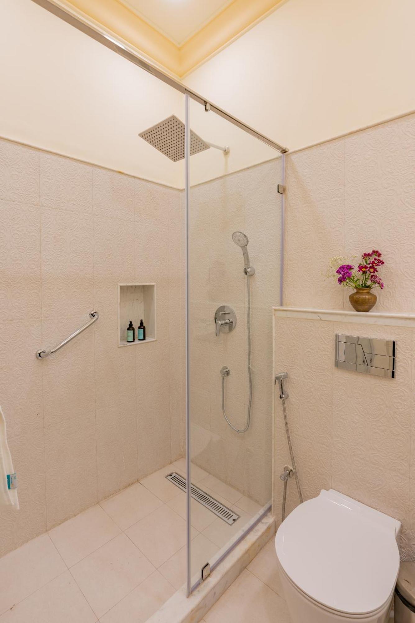 Laalee Hotel Jaipur Room photo