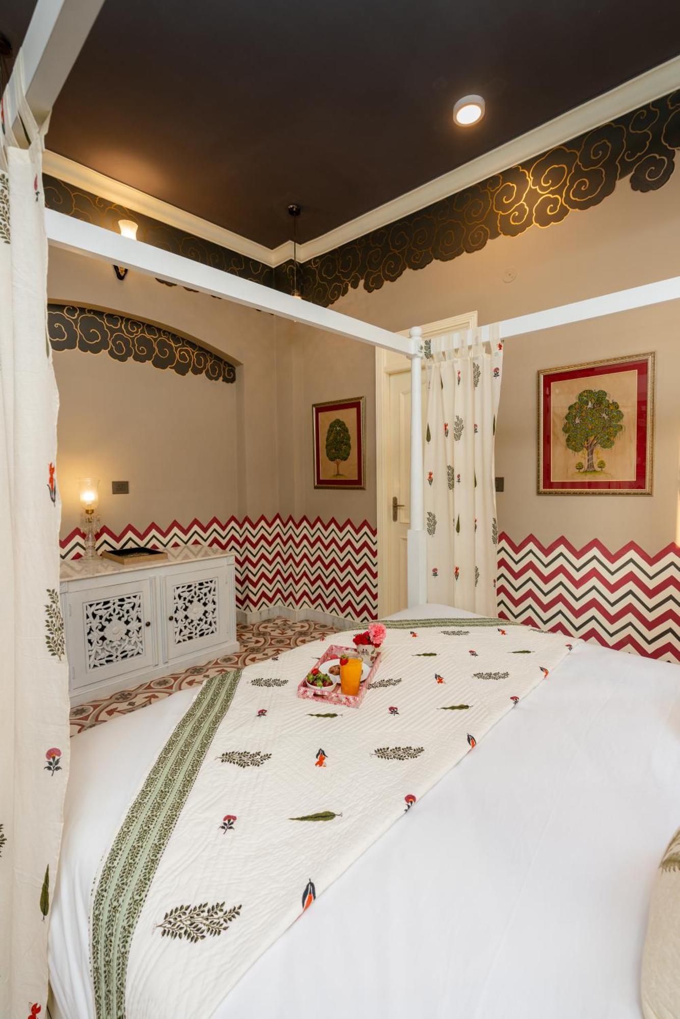 Laalee Hotel Jaipur Room photo