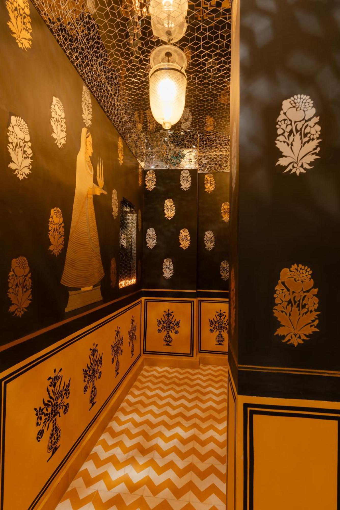Laalee Hotel Jaipur Room photo